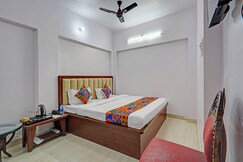 FabHotel Tirth Comfort Stays - 800M From Kashi Vishwanath Temple