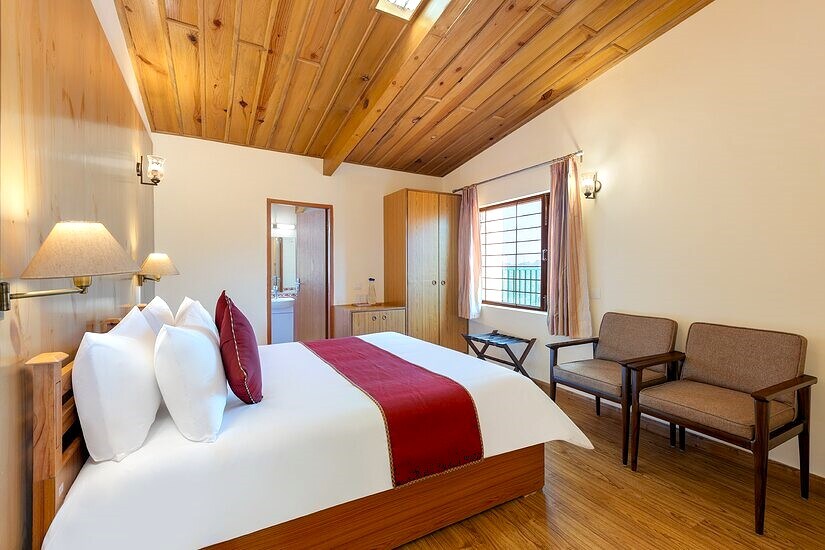 V are Family Lion's Den | 7BHK hill-top Luxury Estate with Bonfire & BBQ - Tap to explore photos