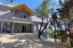 The Mukteshwar Inn Resort