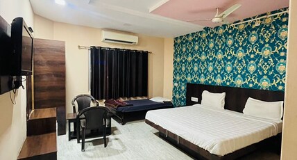 Hotel Laxmi Mahal Room Type - Family Triple bedded room