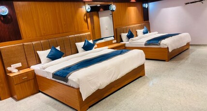 THE ROYAL HOTEL Room Type - Suites Room