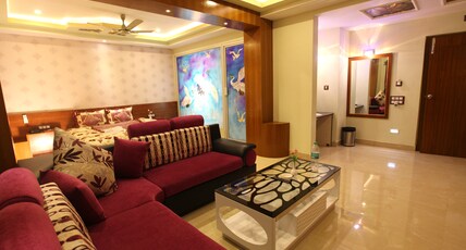 Hotel Girish and Resorts Room Type - Royal Suite