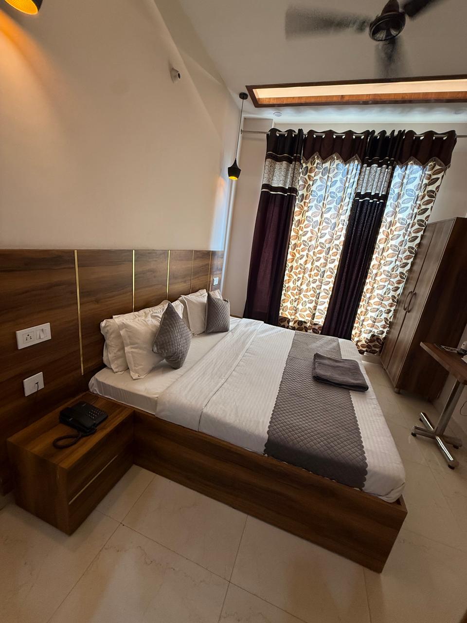 Hotel Kartik - Tap to explore photos
