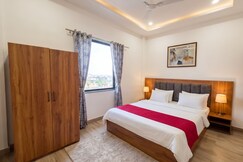 OnlyStay Surbhi Dham-Near Prem Mandir