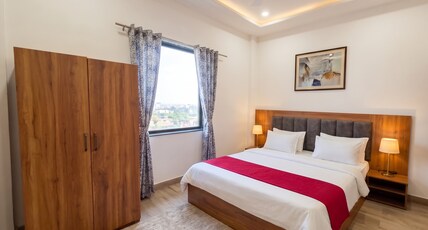 OnlyStay Surbhi Dham-Near Prem Mandir Room Type - Premium Room