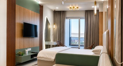 HOTEL NORTH VIEW Room Type - KING SUITE