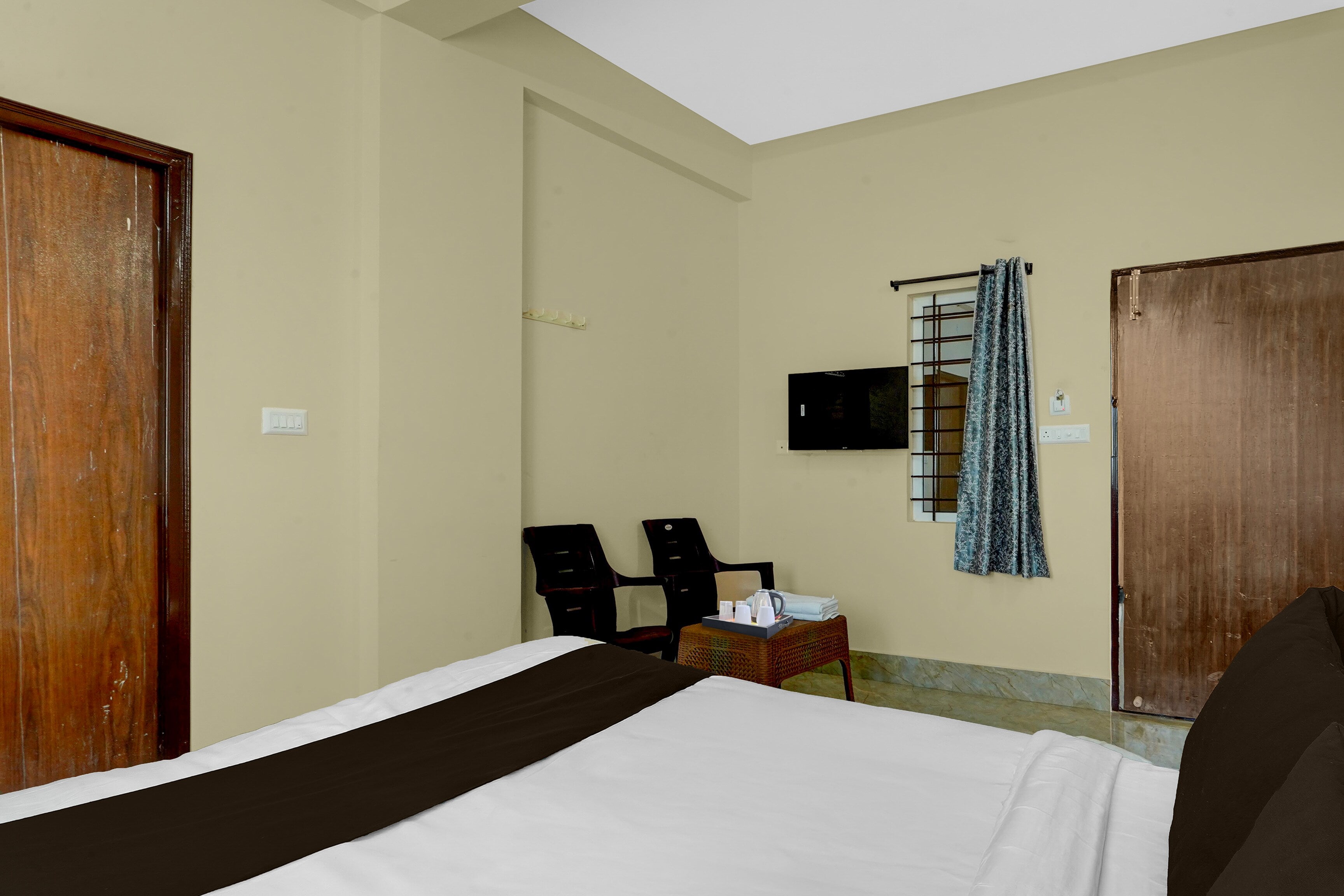 Hotel O Abbigere Lakeview Bangalore Formerly Shree Venkateshwar Atithi Comforts - Tap to explore photos