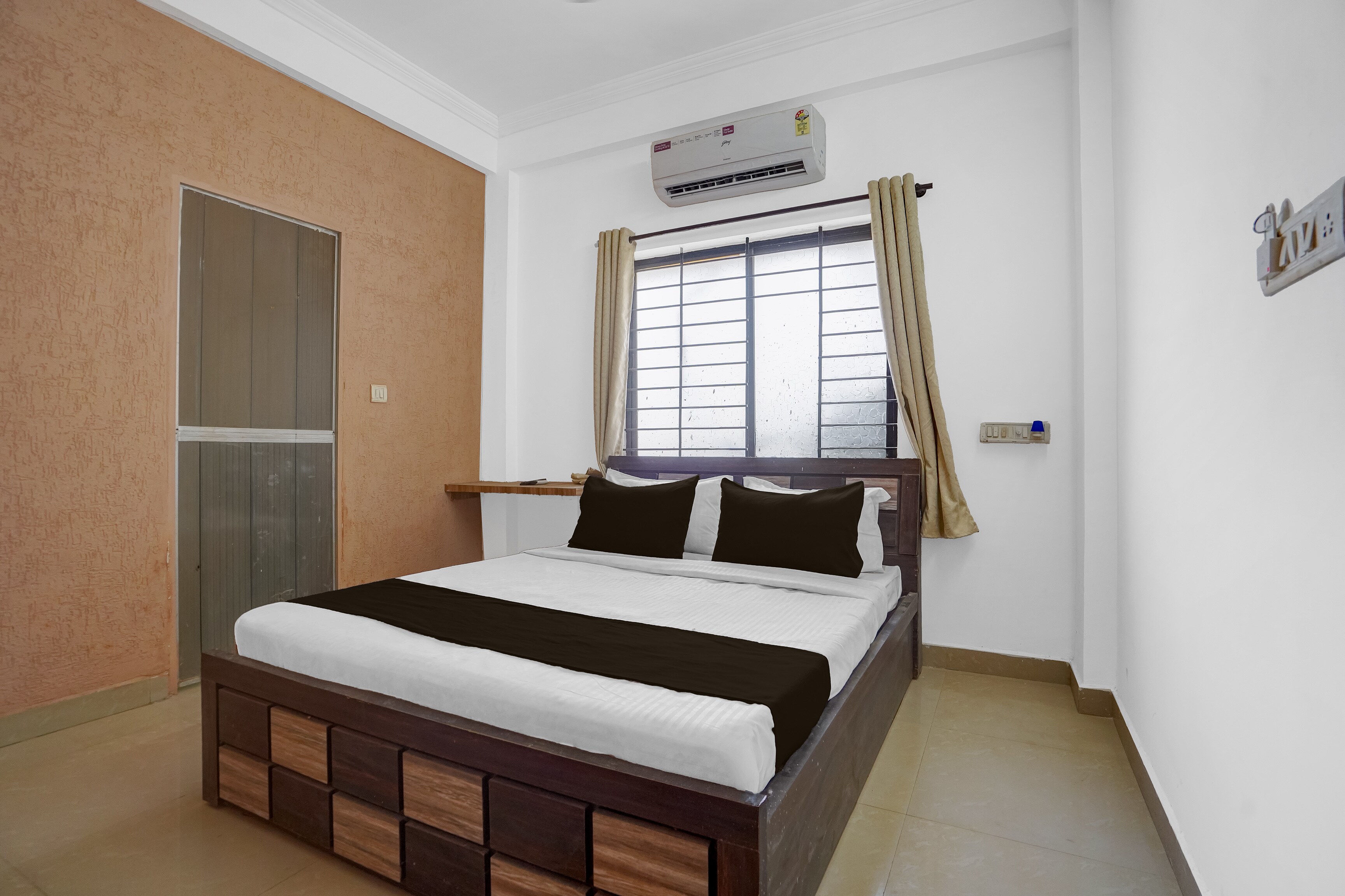 Hotel O Aura Mall Bhopal - Tap to explore photos