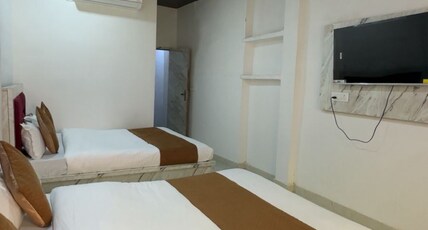 Geeta Bhawan Room Type - Double Bed