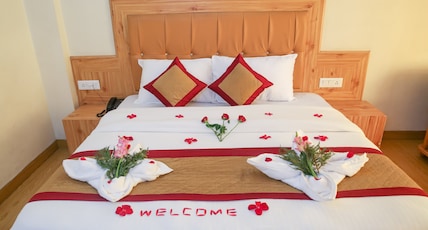 New Ambika International Mall Road Hotel Room Type - Honeymoon Suite New Ambika International Mall Road Hotel Room Type - Honeymoon Suite