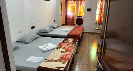 Jag Niwas Guest House Room Type - deluxe family room