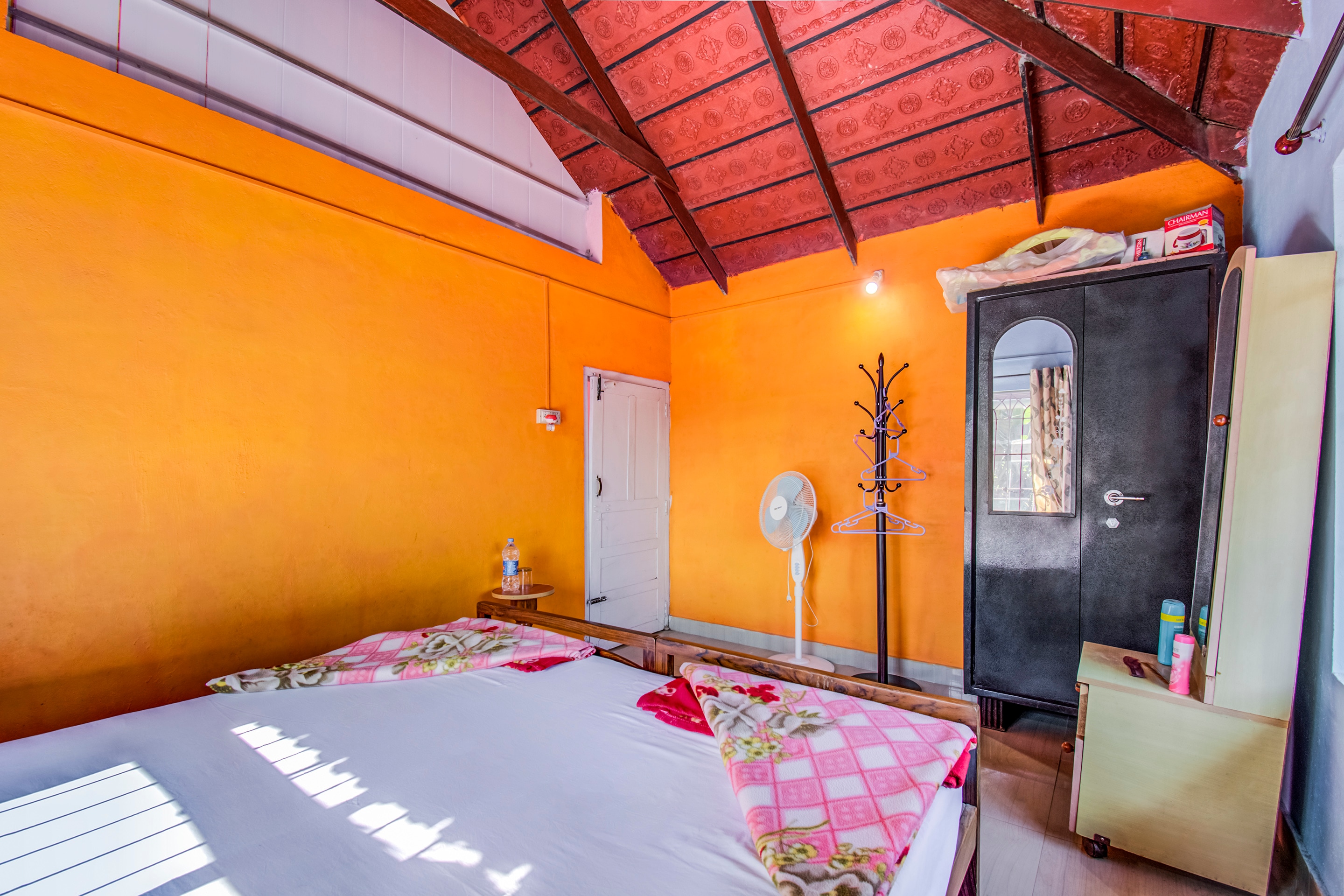Bee Hive Homestay - Tap to explore photos