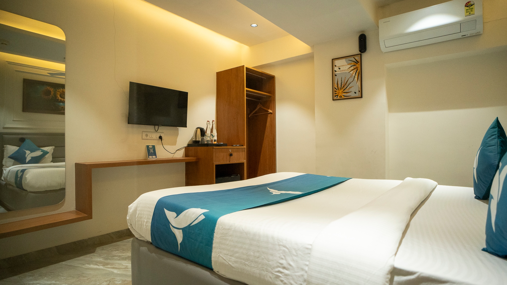 Privilon Hotel Iscon - Tap to explore photos