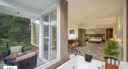 The Black Pearl Hillcrest Kasauli Room Type - Presidential Suite with Hot Tub - Jacuzzi room