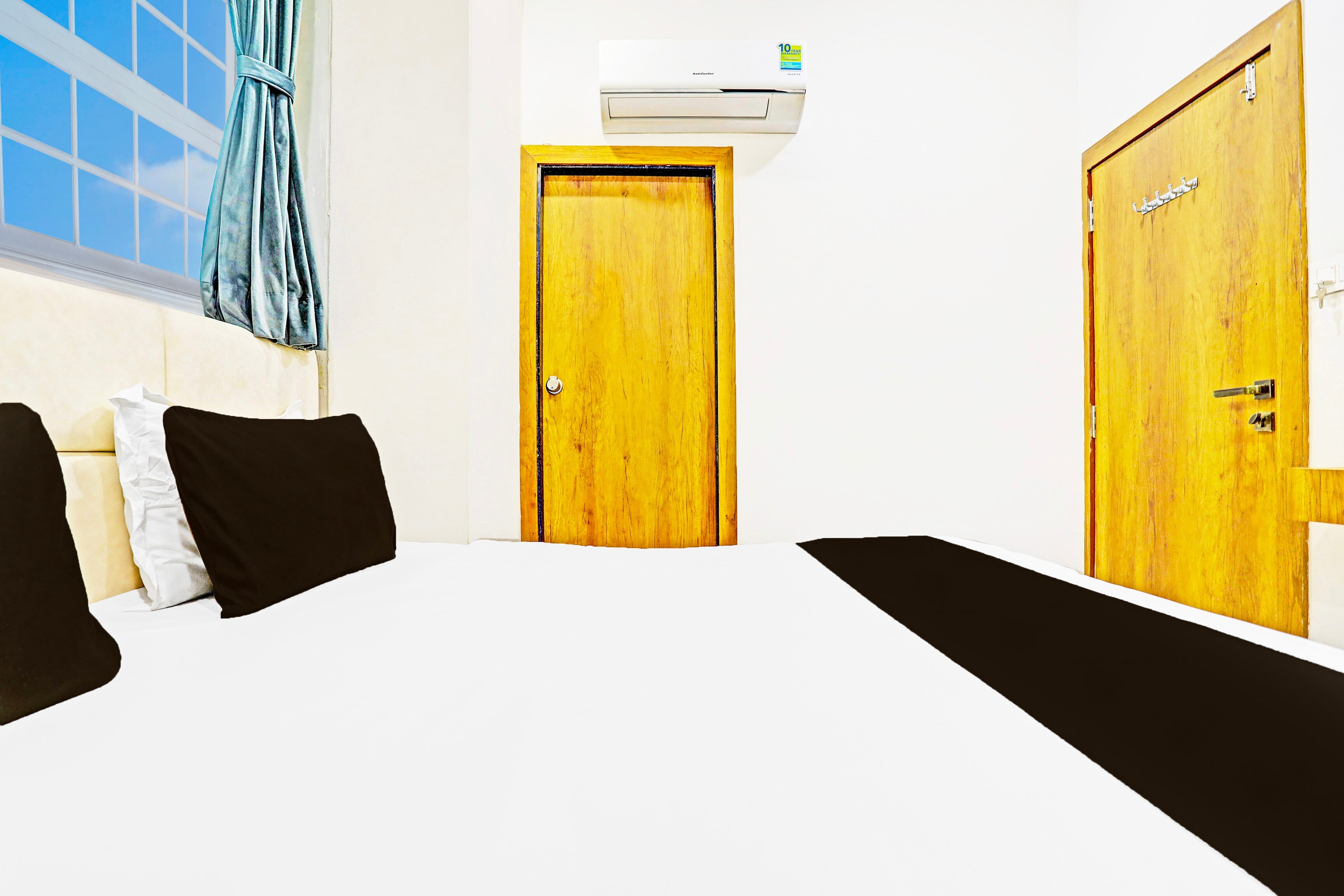 Collection O Adajan Formerly Hotel Western Inn - Tap to explore photos