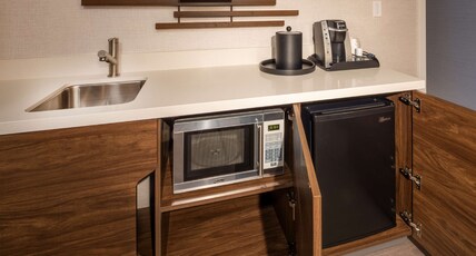 Hampton Inn by Hilton Pullman, WA Room Type - 1 KG 1BRM FIREPLACE SUITE