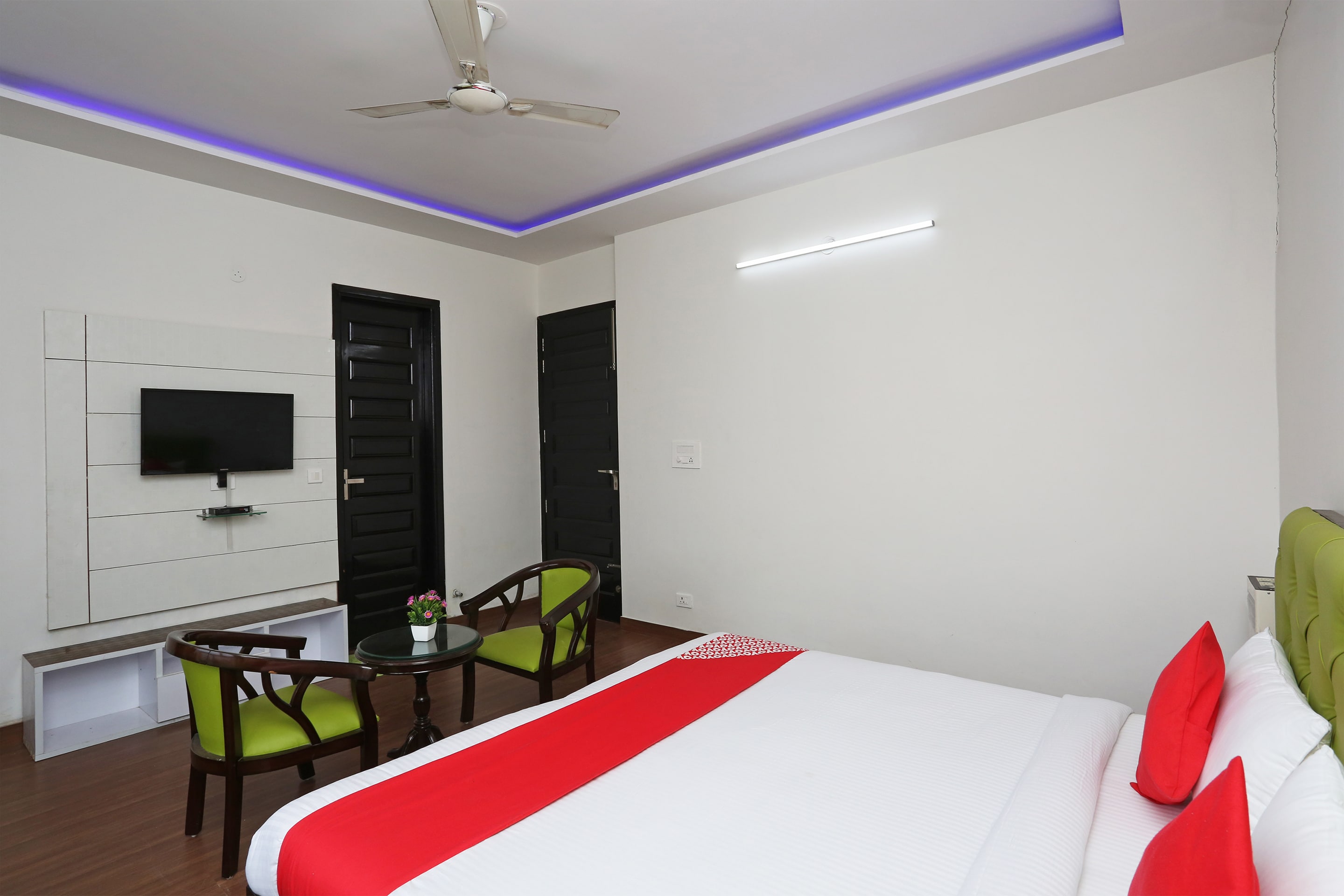 Hotel O Star Suites - Tap to explore photos