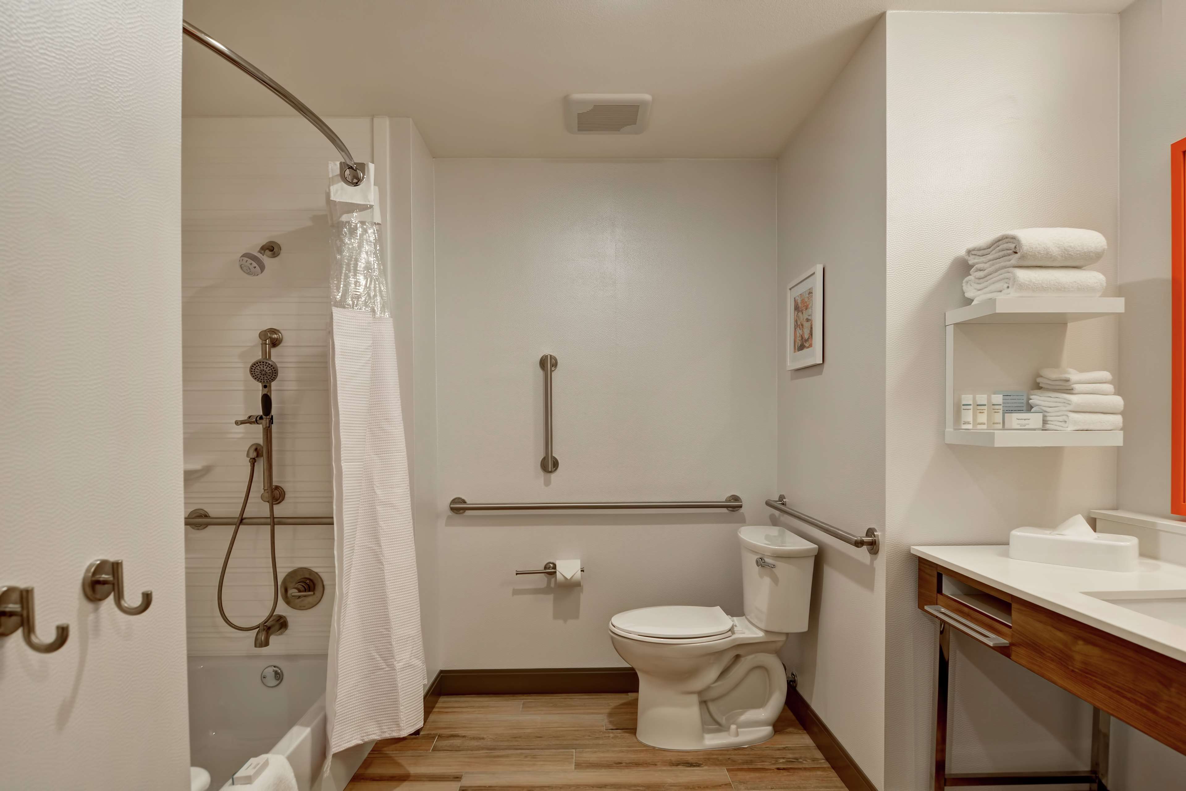 Hampton Inn & Suites by Hilton Tucson Marana - Tap to explore photos