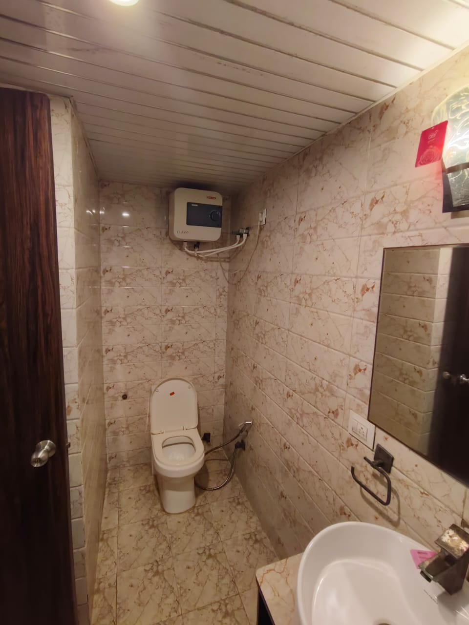 Radhey Rani pahlad aashray homestay - Tap to explore photos