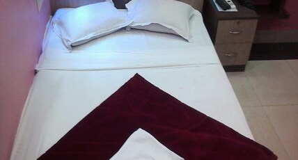 Hotel TR Palace Room Type - Stanndard Ac Room