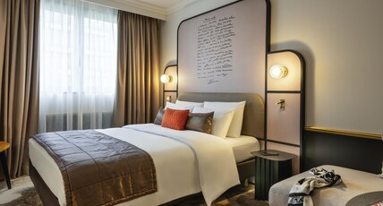 Mercure Versailles Paris Ouest Room Type - Privilege Room with 1 double bed and 1 single bed Mercure Versailles Paris Ouest Room Type - Privilege Room with 1 double bed and 1 single bed