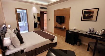 Hotel Saket 27 Room Type - Suite (2 bedrooms)