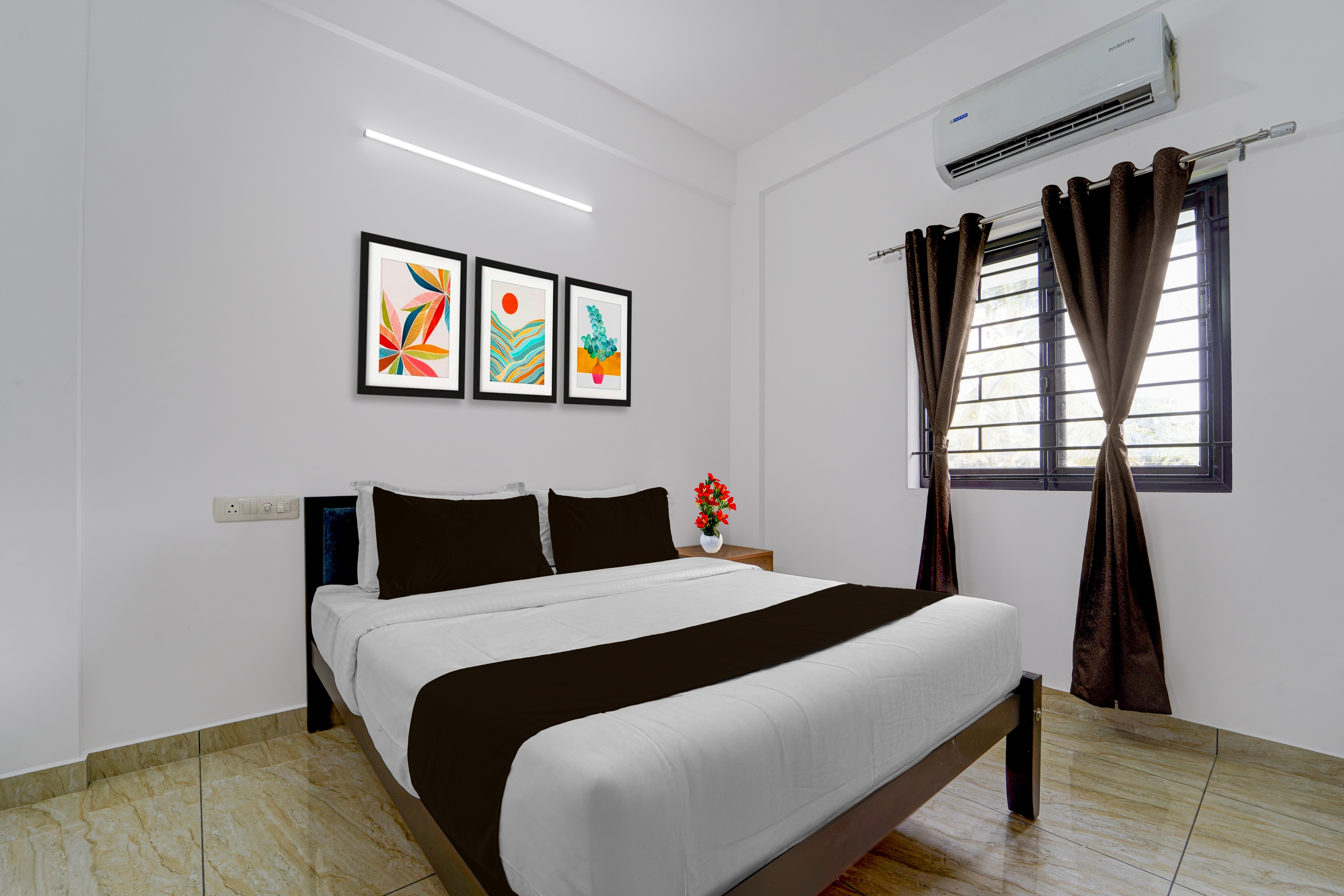 Super Hotel O Nettoor Junction Kochi Formerly Radhika Residency - Tap to explore photos