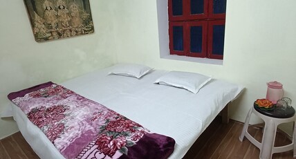 Shivamdeep Guest House Room Type - Bedroom 2 with shared Washroom