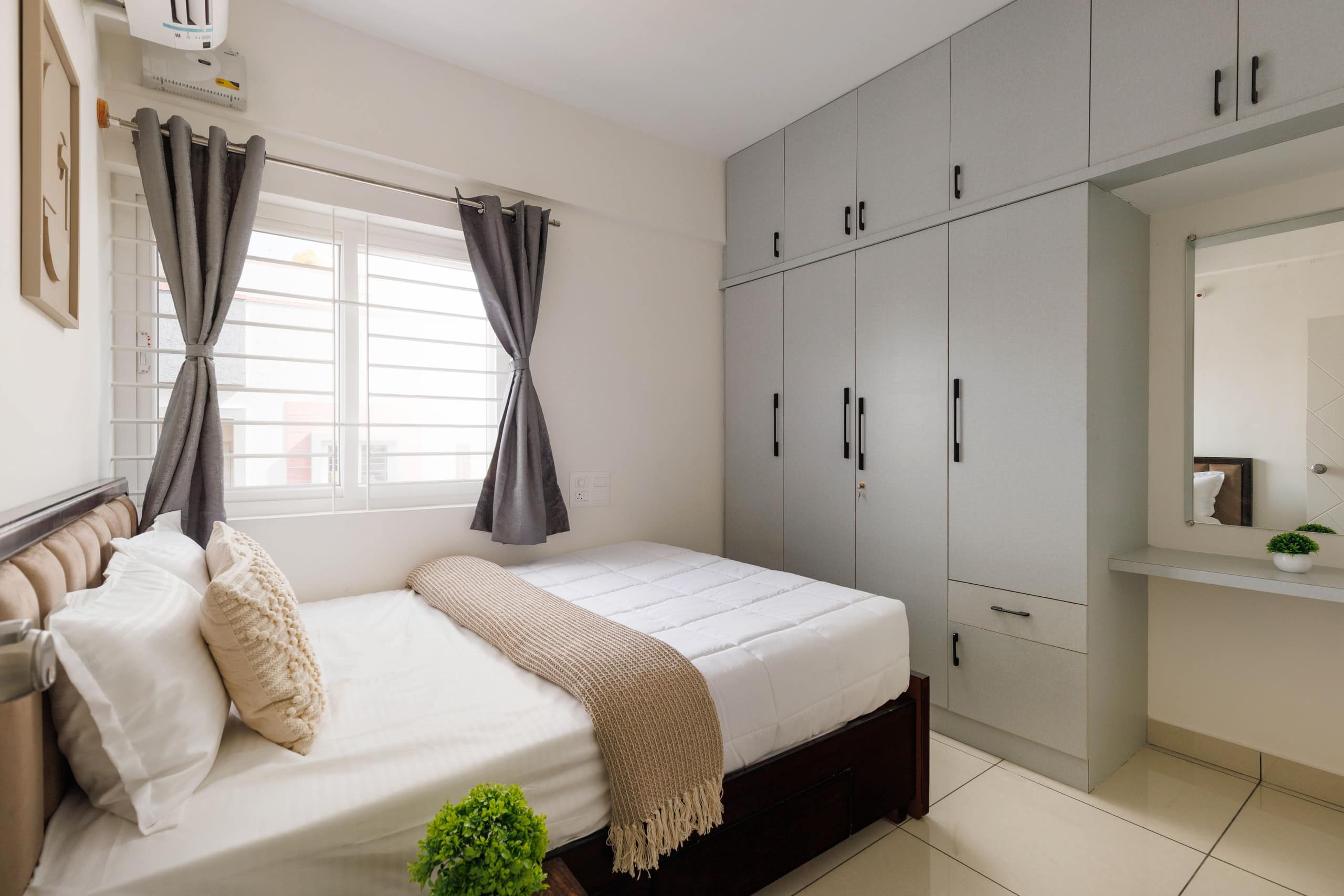 Palm View 1BHK Nr ITPL Whitefield - Tap to explore photos