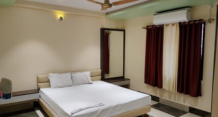 ADDYAMA BANQUET AND HOTEL Room Type - Deluxe Double Ac