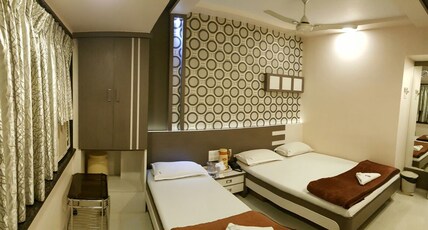 Nice Guest House Room Type - AC Triple Bed Deluxe