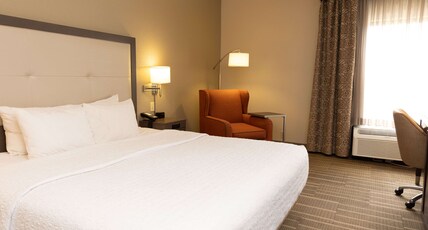 HAMPTON INN HAMMOND LA Room Type - 1KNG MOB HEAR ACC W TUB NS
