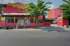 Capital O 3198 Sukomanunggal Inn