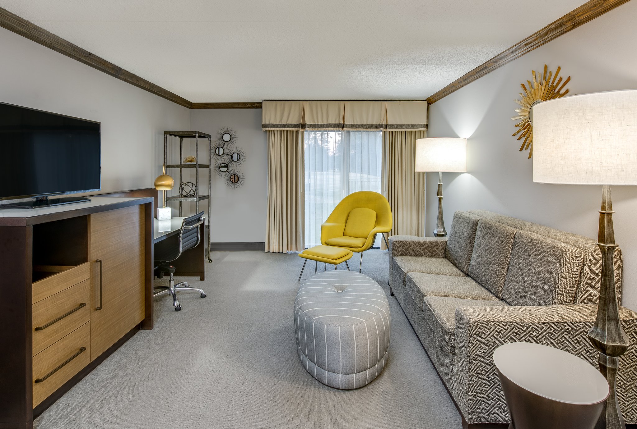 Crowne Plaza Resort ASHEVILLE - Tap to explore photos