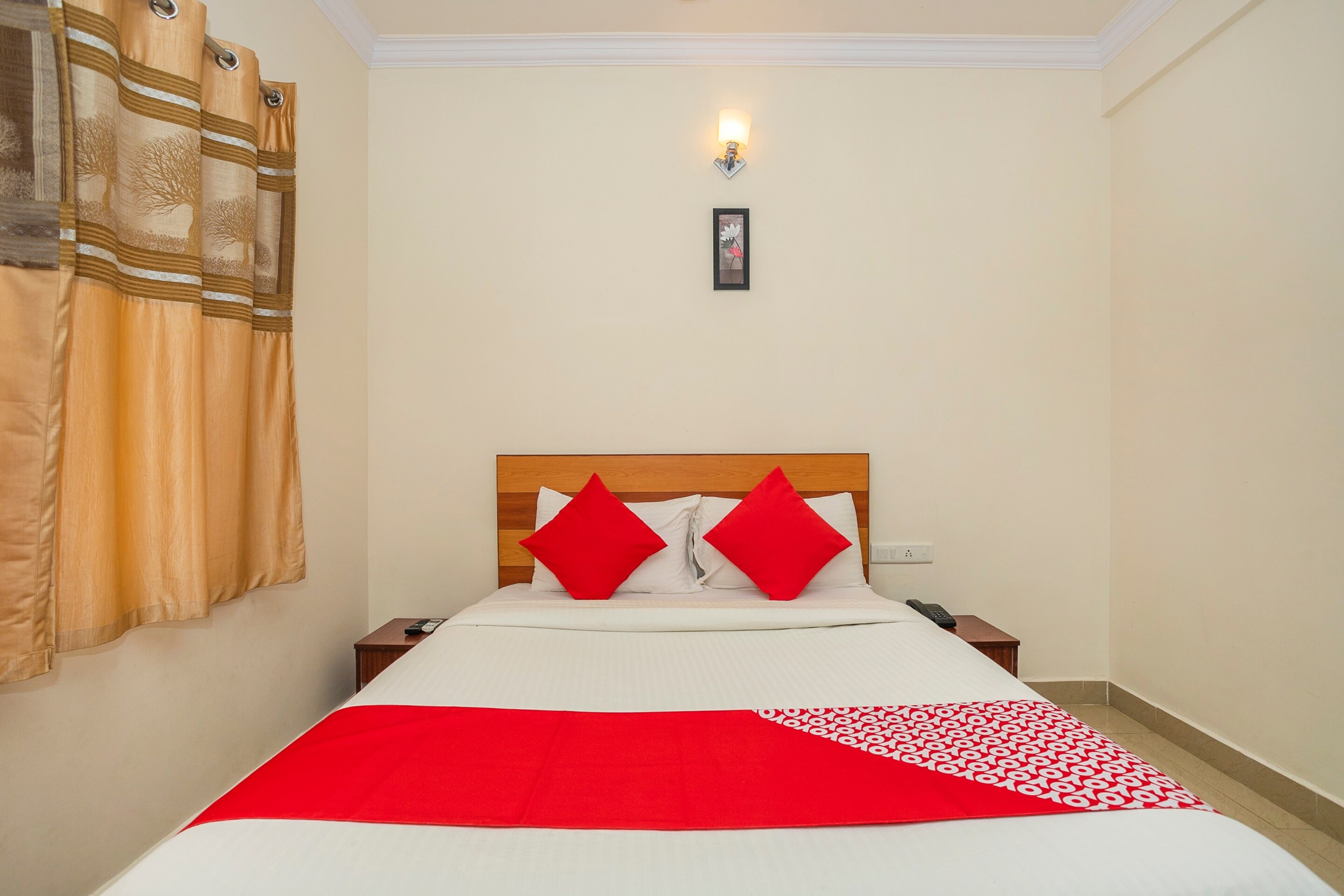 Hotel O Midas Casita - Tap to explore photos