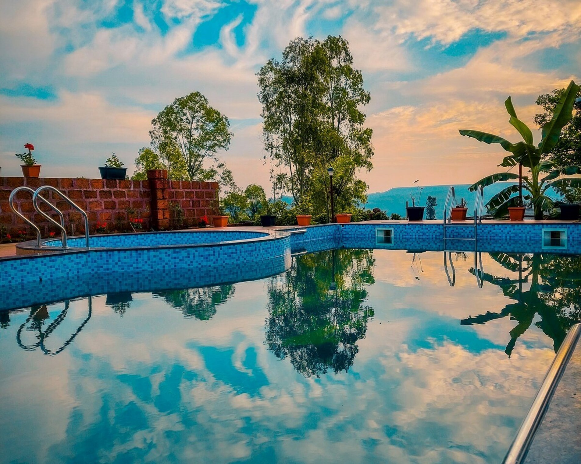Resort malina - Tap to explore photos