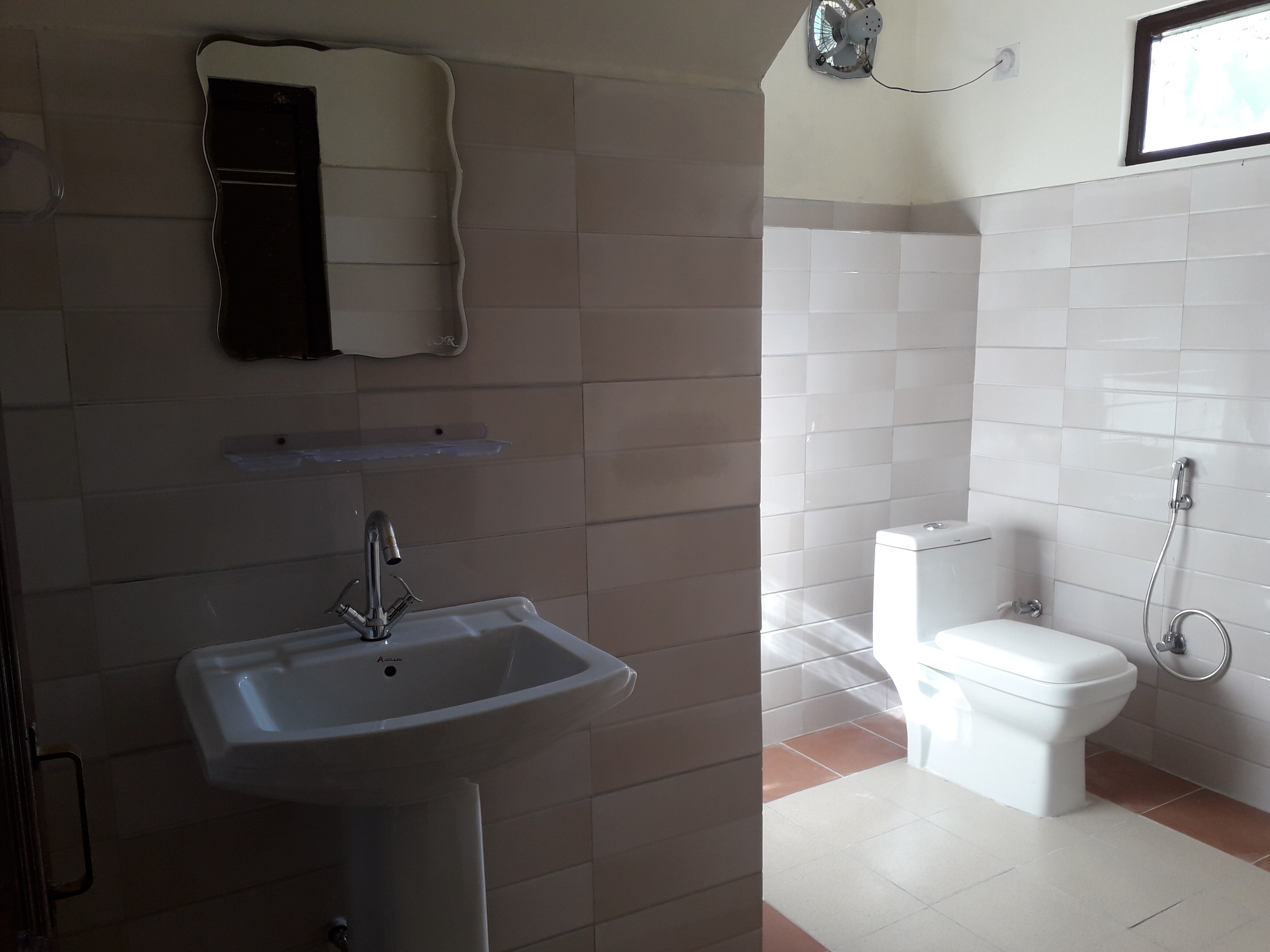 Vasutvan Home Stay - Tap to explore photos