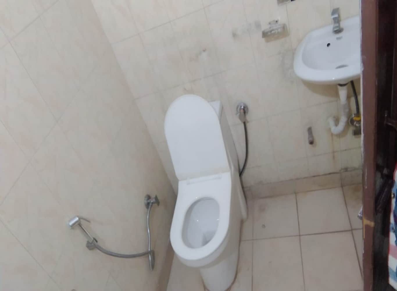 Hotel Chinaar - Tap to explore photos