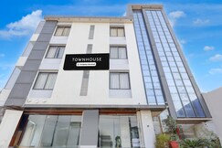 Townhouse Reti Bus Terminal Udaipur Formerly Greenland