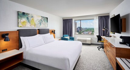 DoubleTree by Hilton Windsor Hotel & Suites Room Type - 1 KING BED