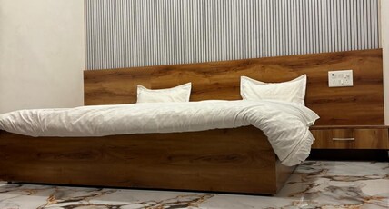 Shree Madhav Palace Room Type - Delux