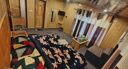 Hotel Shore Square Pahalgam. Room Type - Deluxe Room Hotel Shore Square Pahalgam. Room Type - Deluxe Room