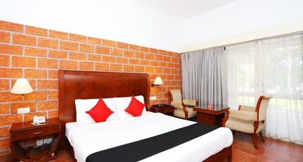 Edassery Island Inn Room Type - Deluxe King Bed with Backwater View