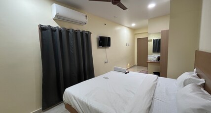 Hotel Elite Swagath Grand Room Type - Deluxe Ac