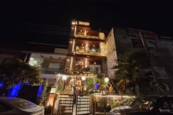 8 BHK Urban Homestay Pool Marriage Airport Theatre