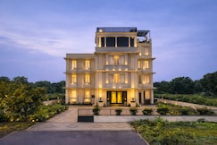 The Colonial - A Lake View Hotel in Udaipur