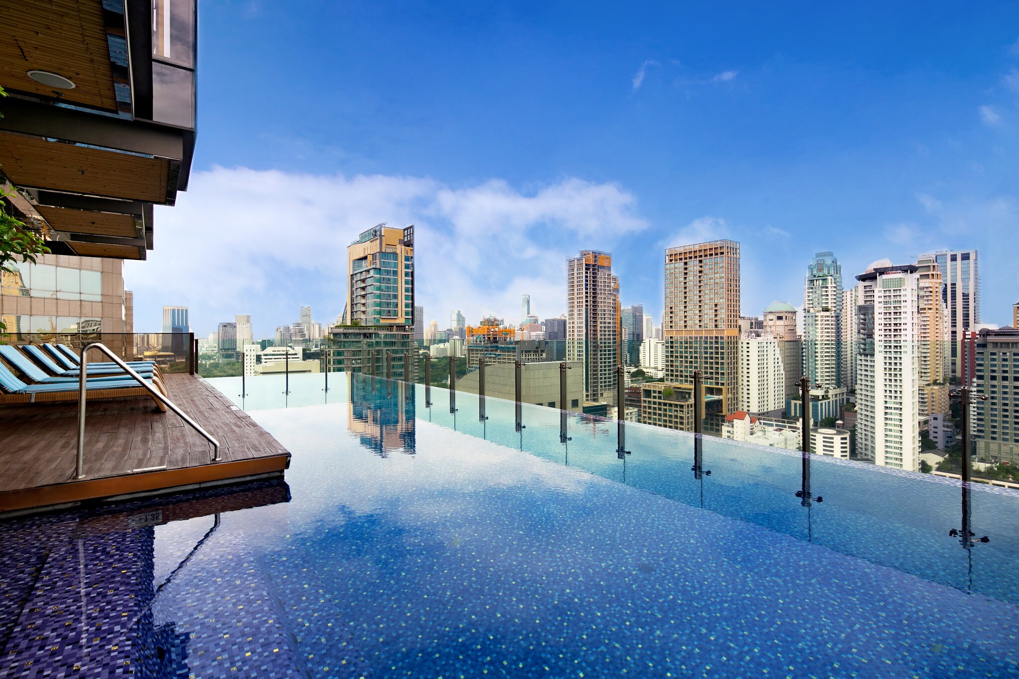 Hotel Indigo Bangkok Wireless Road - Tap to explore photos