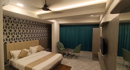 HOTEL MYSTAY Room Type - Super Deluxe Bed Room