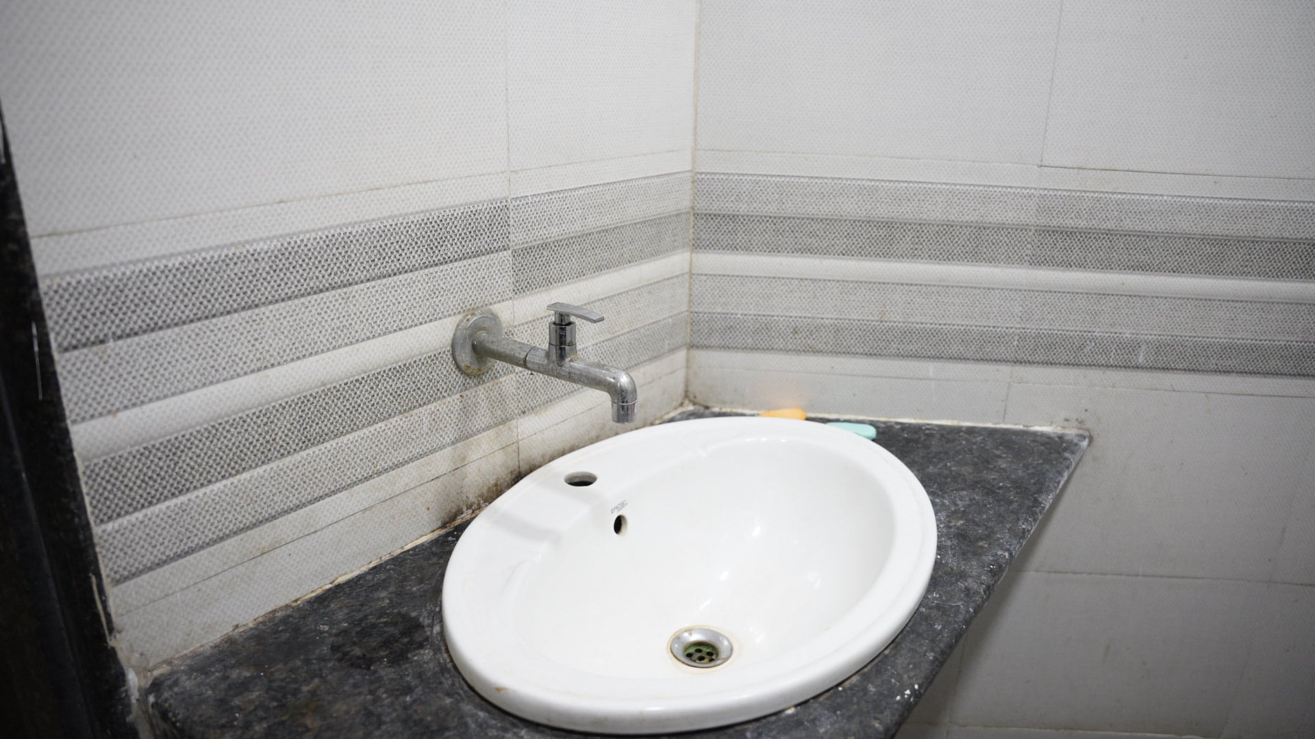 Om Shanti Guest House - Tap to explore photos