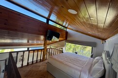 Mukteshwar /  Cujos Krest  / Floor Heated Duplex